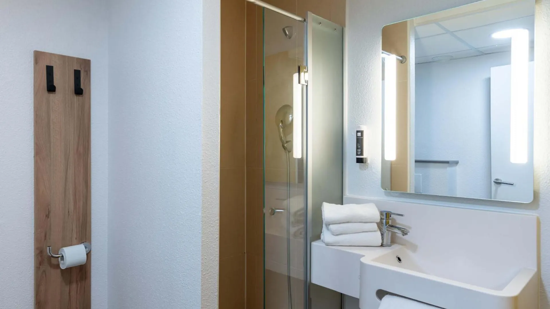 ***  B&B Hotel Lille Grand Stade Villeneuve-d'Ascq Francia